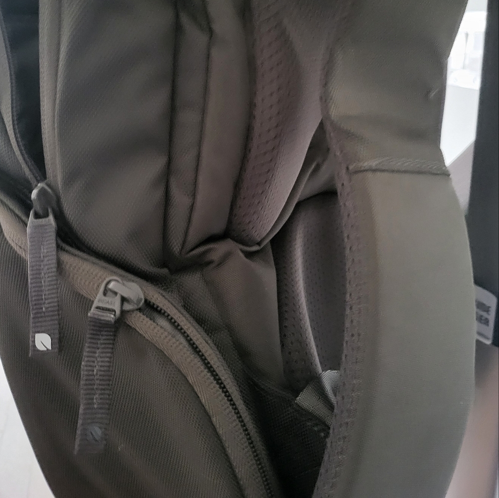 Incase Men's Grey Backpack - Picture 5 of 6